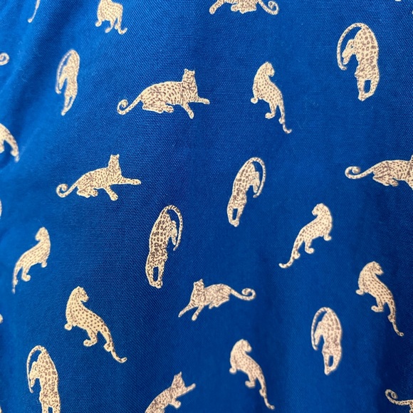 1901 Size M trim fit Fairview Royal blue and pink cheetah print. - Picture 3 of 3